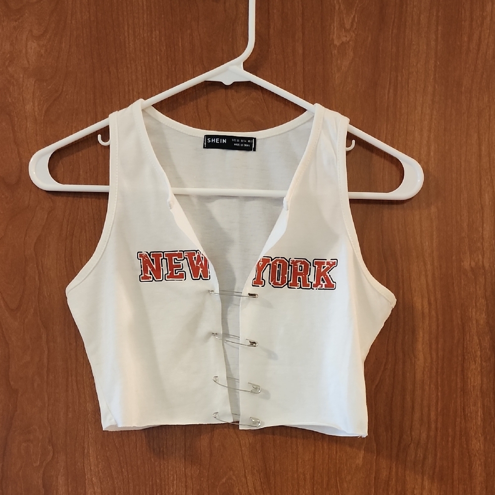 SHEIN Red and White Crop Tank Top with V-Neck